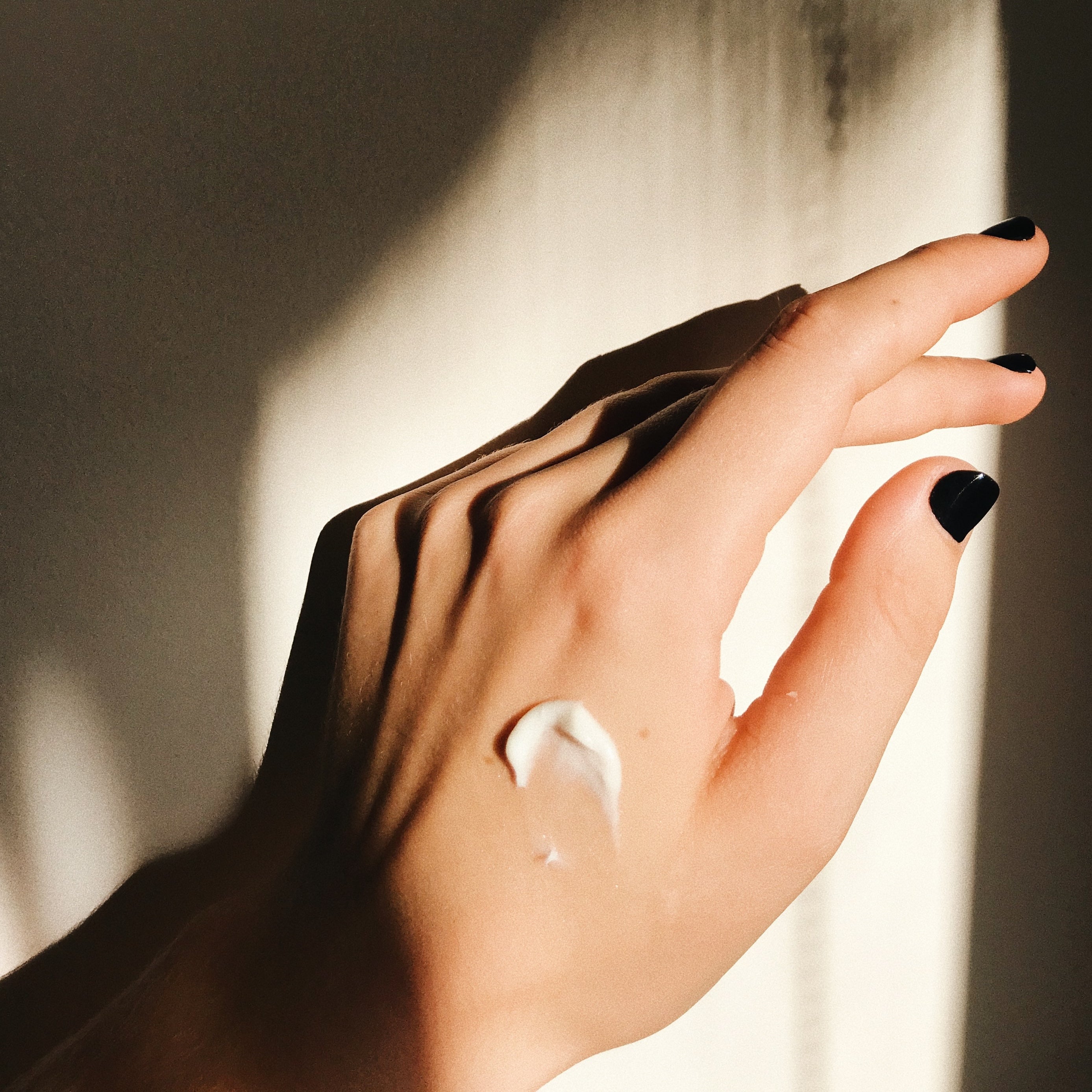 Hand moisturising solutions - The Herbal Gardener