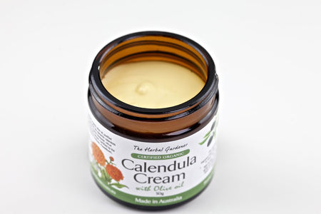 Calendula face and body cream can be used on red, sensitive, dry, irritated facial skin.  Calendula moisturising cream is non-greasy, light weight and is suitable for both men, women and babies.