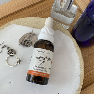 Calendula oil, certified organic, Australian, pure, simple, can be used on young and mature skin, suitable for delicate, sensitive and reactive skin.